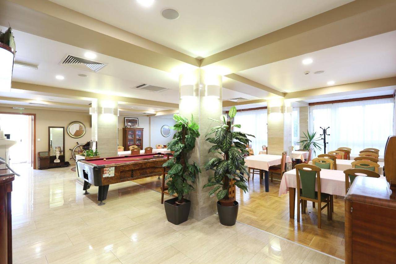 Villa Tade Debeljak エクステリア 写真
